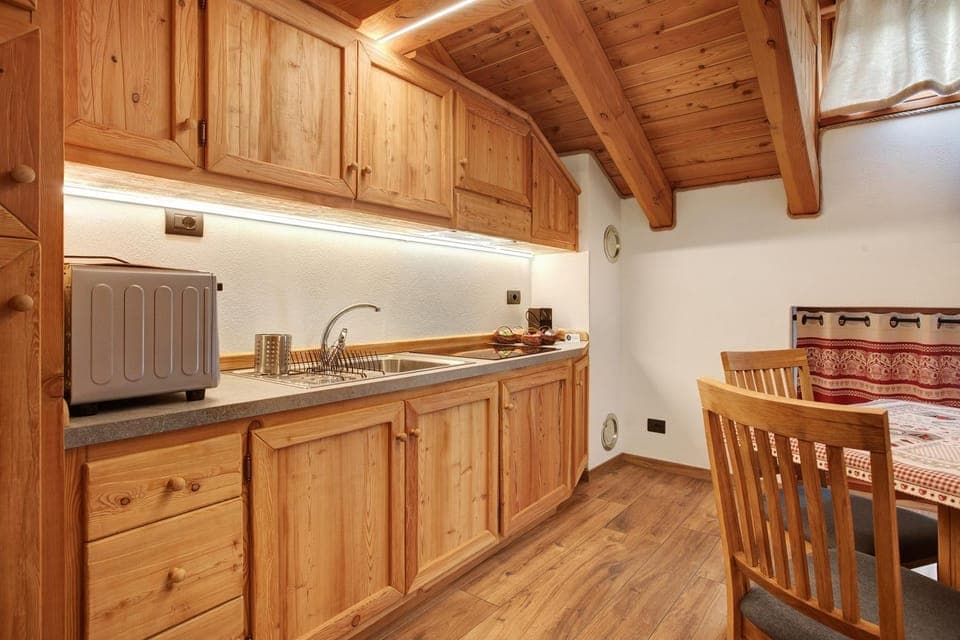 Property building, Kitchen or kitchenette, Living room