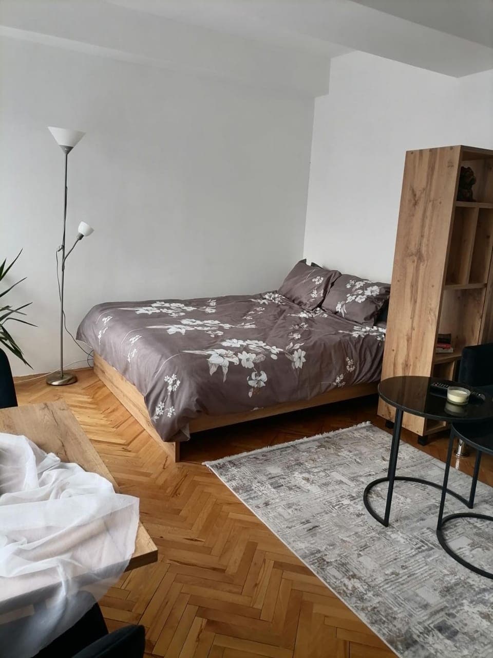 Bed, Living room, Seating area