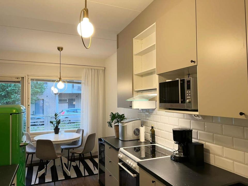 Kitchen or kitchenette, Dining area, dishwasher, minibar, pet friendly, stove