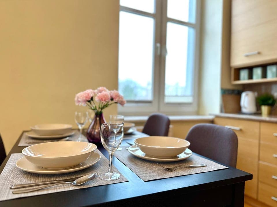 Kitchen or kitchenette, Living room, Seating area, Dining area