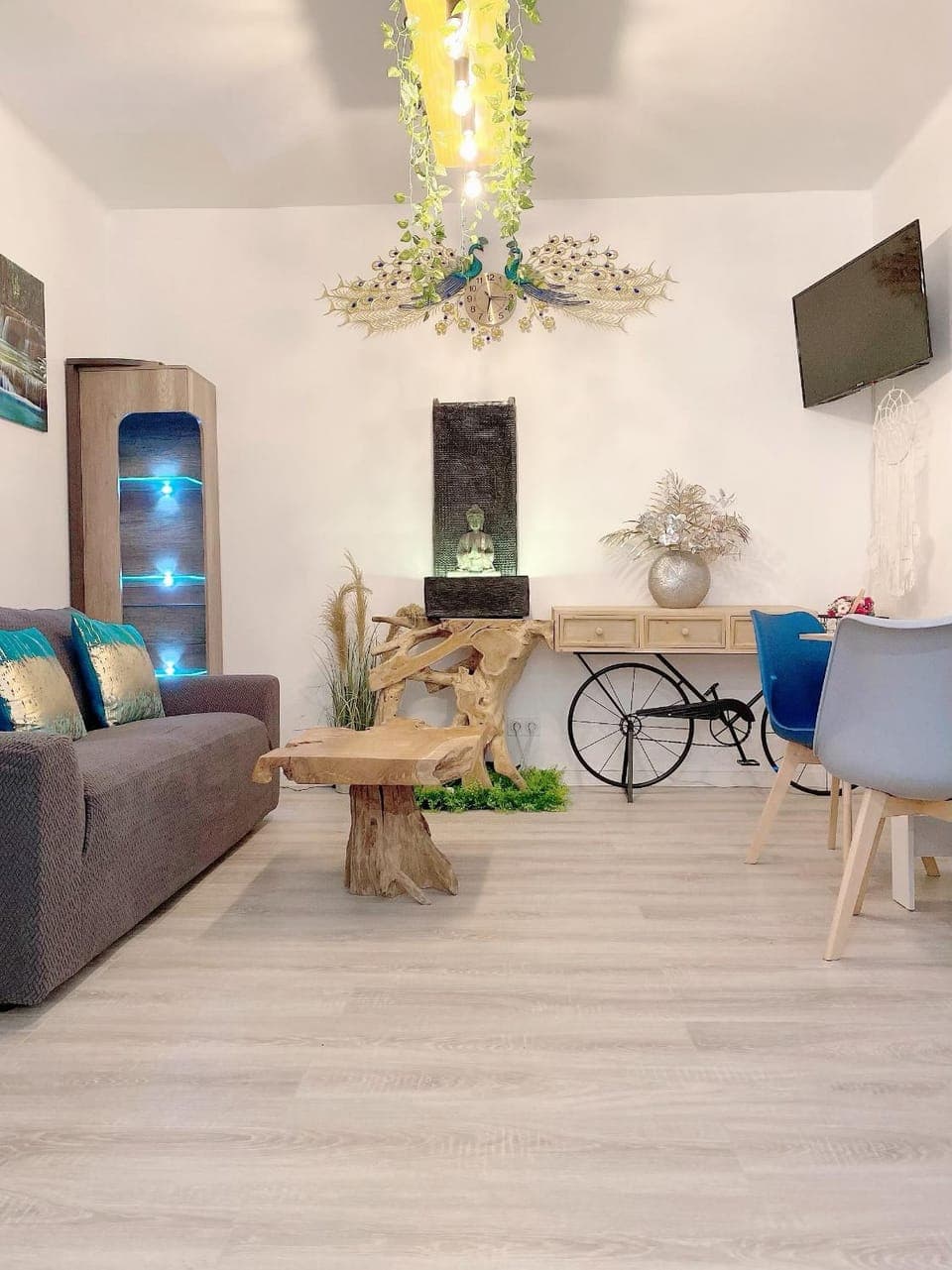 Communal lounge/ TV room