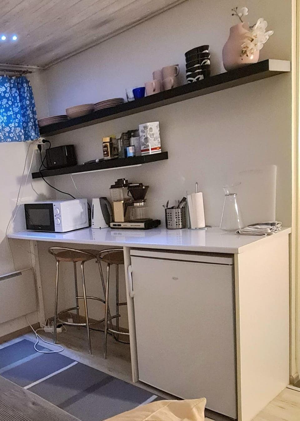 Rauhallinen kaksio Lahdentie tuntumassa, lentokenttämajoitus ja sähköauton latauspiste Apartment in Uusimaa