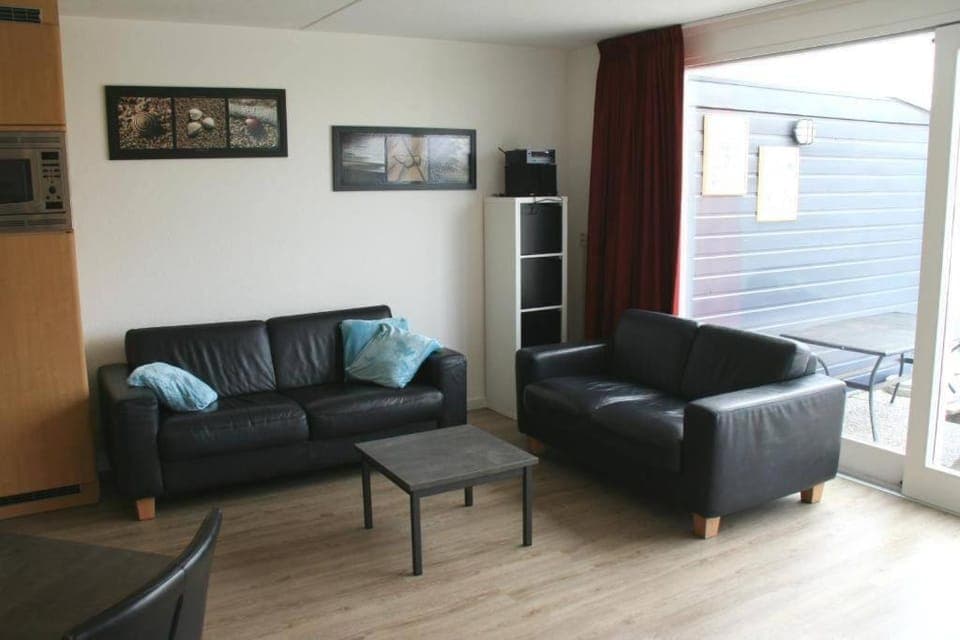 TV and multimedia, Seating area