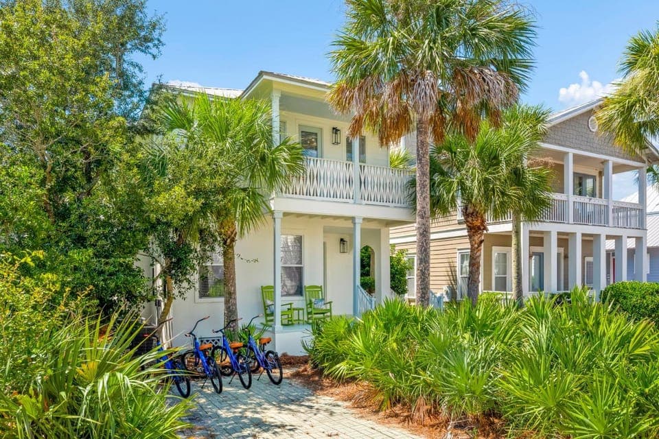 Property building, Facade/entrance, Day, Natural landscape, Garden, Cycling