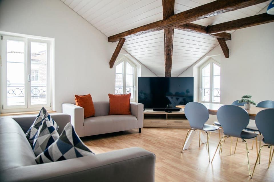 TV and multimedia, Living room, Seating area