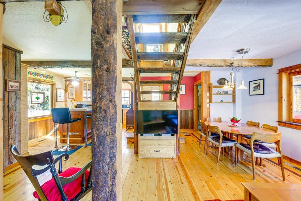 Mountain Chalet Getaway: Steps to Crystal River! House in Colorado