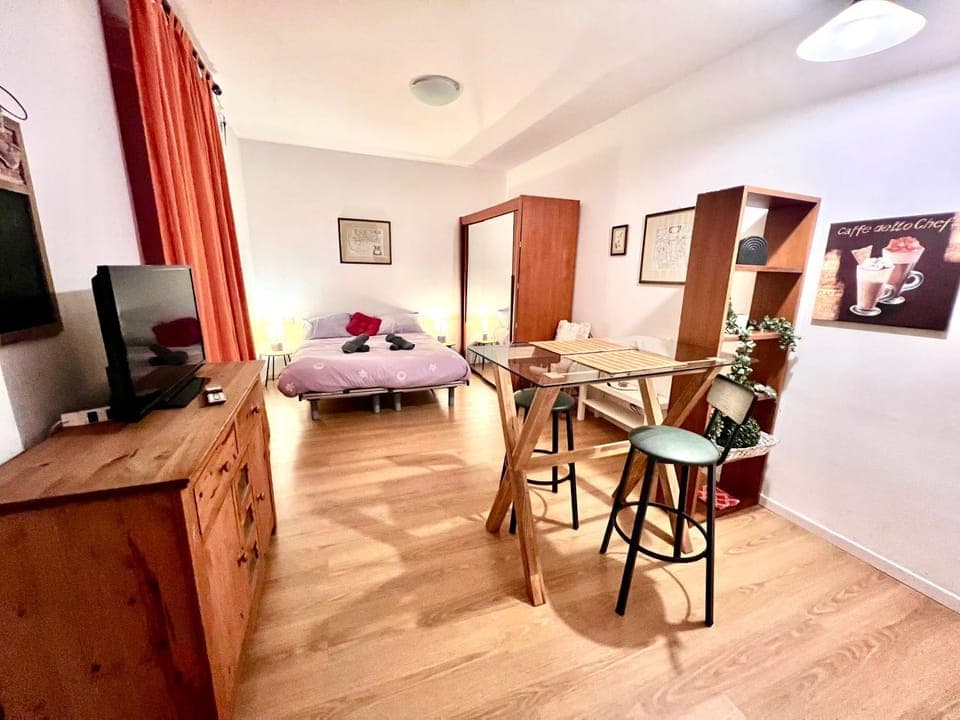 Kitchen or kitchenette, Living room, Seating area, Dining area, Bedroom, hair dresser