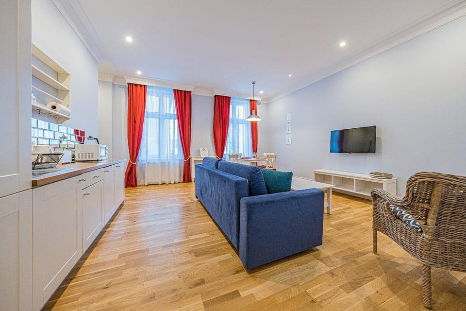 TV and multimedia, Living room, Seating area