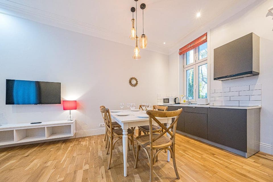 Communal lounge/ TV room, TV and multimedia, Kitchen or kitchenette, Dining area, minibar