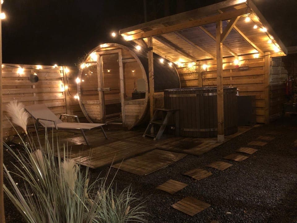 Patio, Night, Hot Tub, Sauna, sunbed