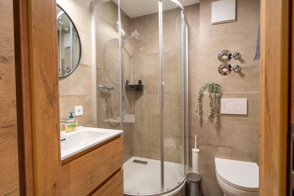 Shower, Bathroom