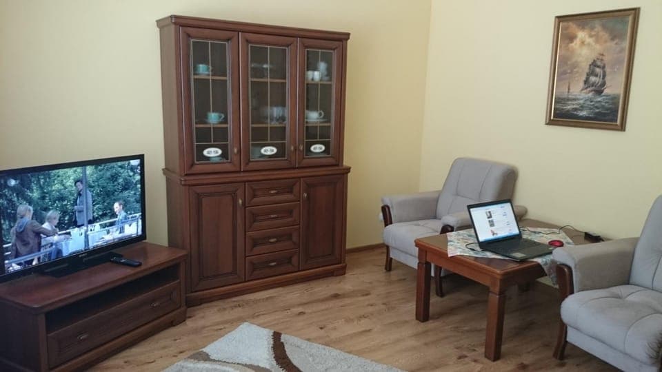 Living room, Photo of the whole room