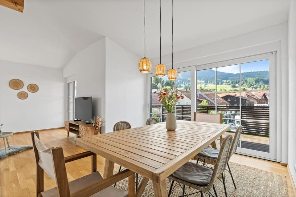 Restaurant/places to eat, View (from property/room), Dining area, Breakfast