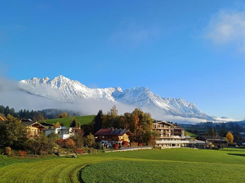 Nearby landmark, Day, Natural landscape