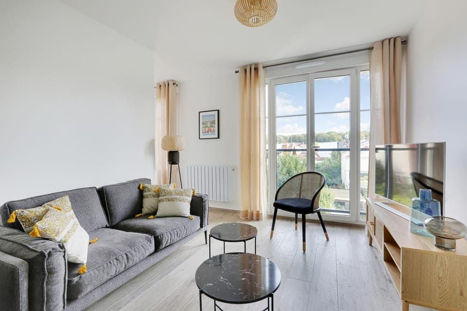 TV and multimedia, Living room, Seating area