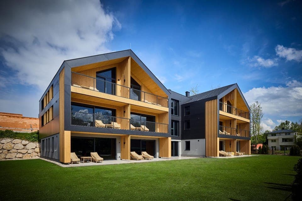 Property building, Day, Garden