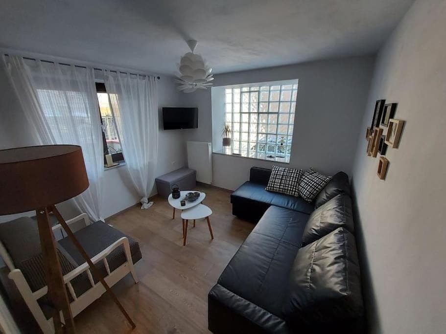 Communal lounge/ TV room, TV and multimedia, Living room, Seating area