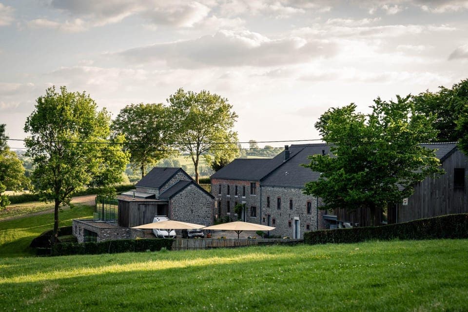 Property building, Restaurant/places to eat, Spring, Day, Natural landscape, Garden, Garden view