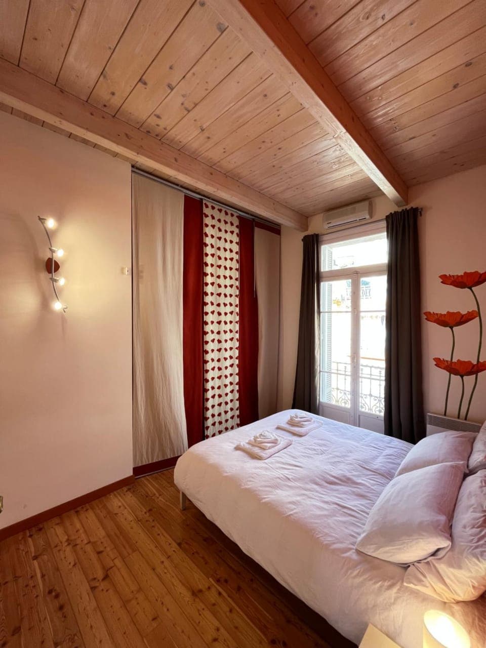 Bedroom, City view, internet, locker, wardrobe