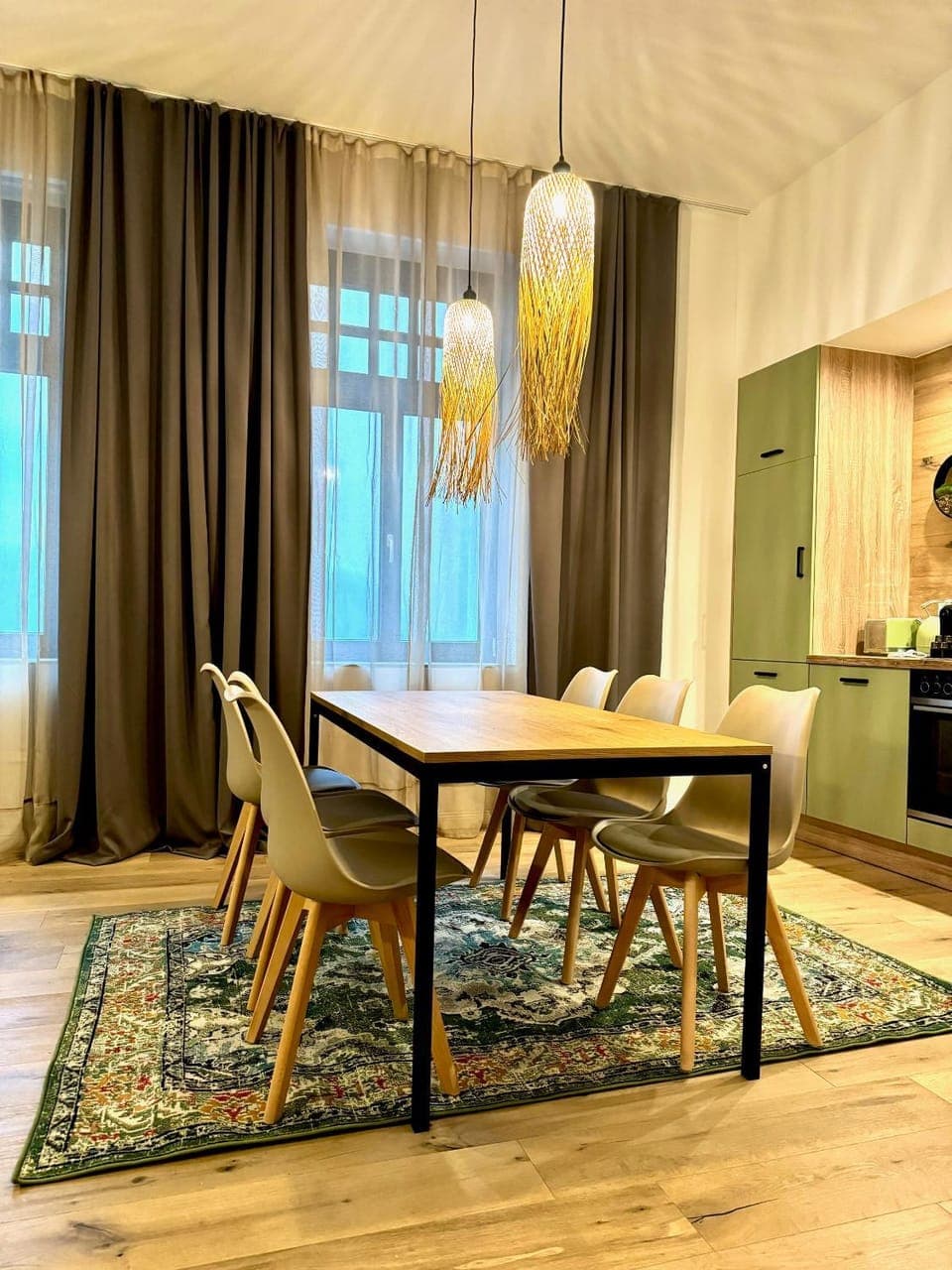 Kitchen or kitchenette, Living room, Seating area, Dining area