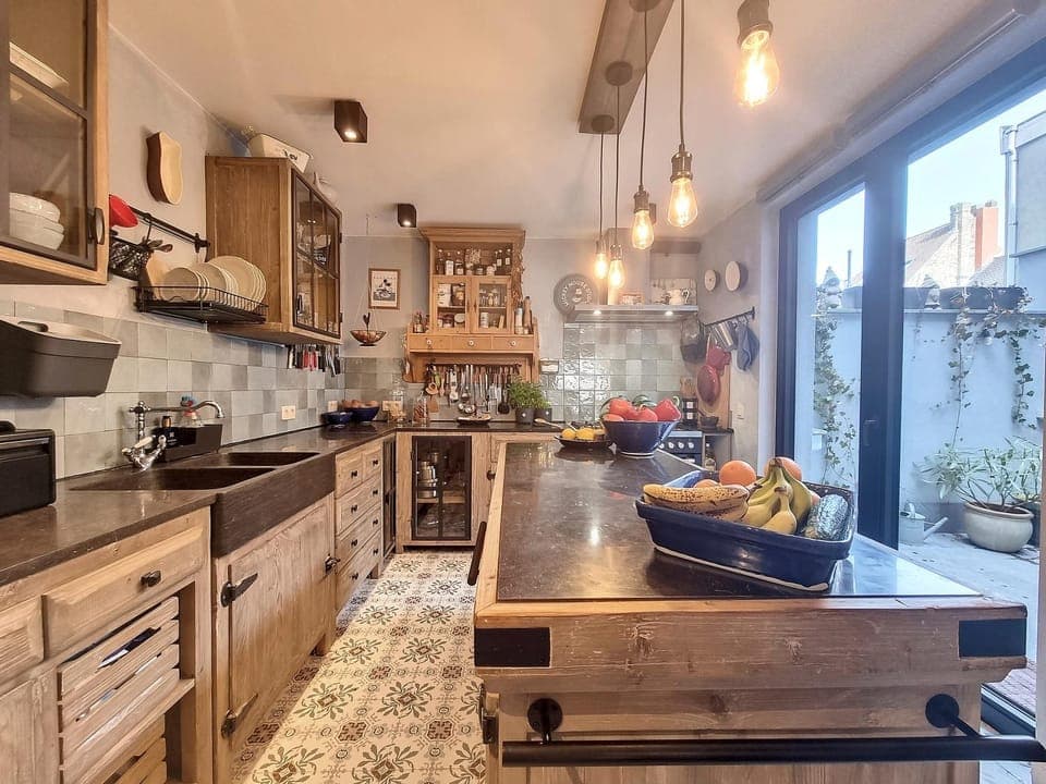 Kitchen or kitchenette, dishwasher