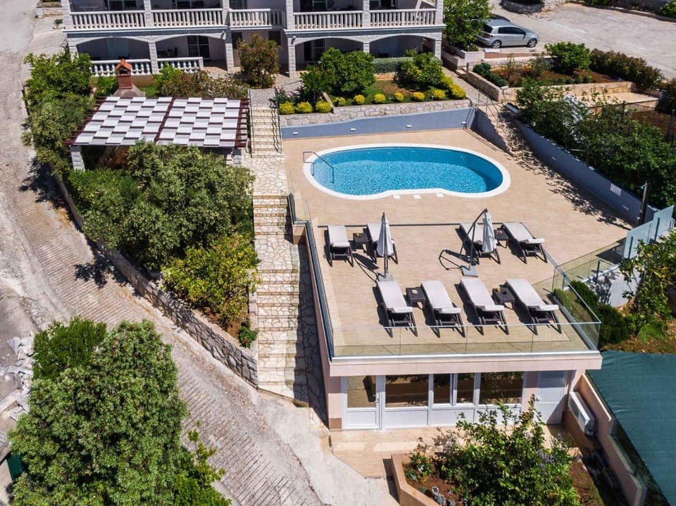 Property building, Bird's eye view