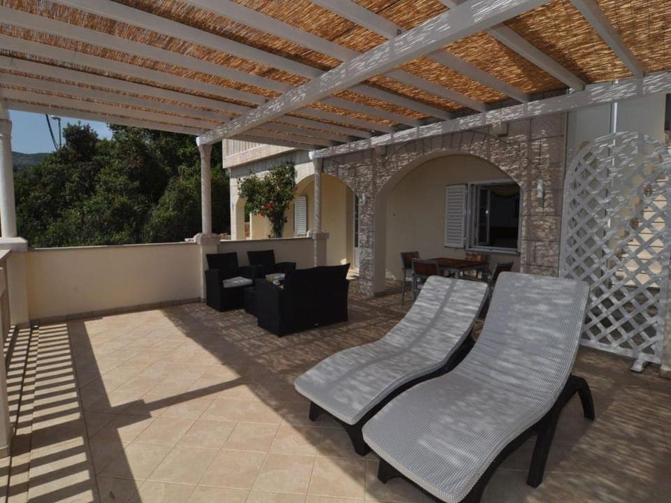 Patio, Day, Balcony/Terrace, Seating area, sunbed