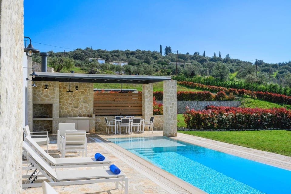 Patio, Spring, Day, Natural landscape, Garden, Garden view, Pool view, Swimming pool, sunbed