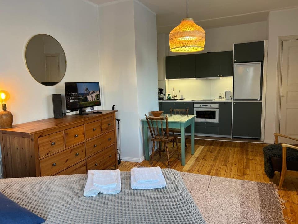 Kitchen or kitchenette, dishwasher