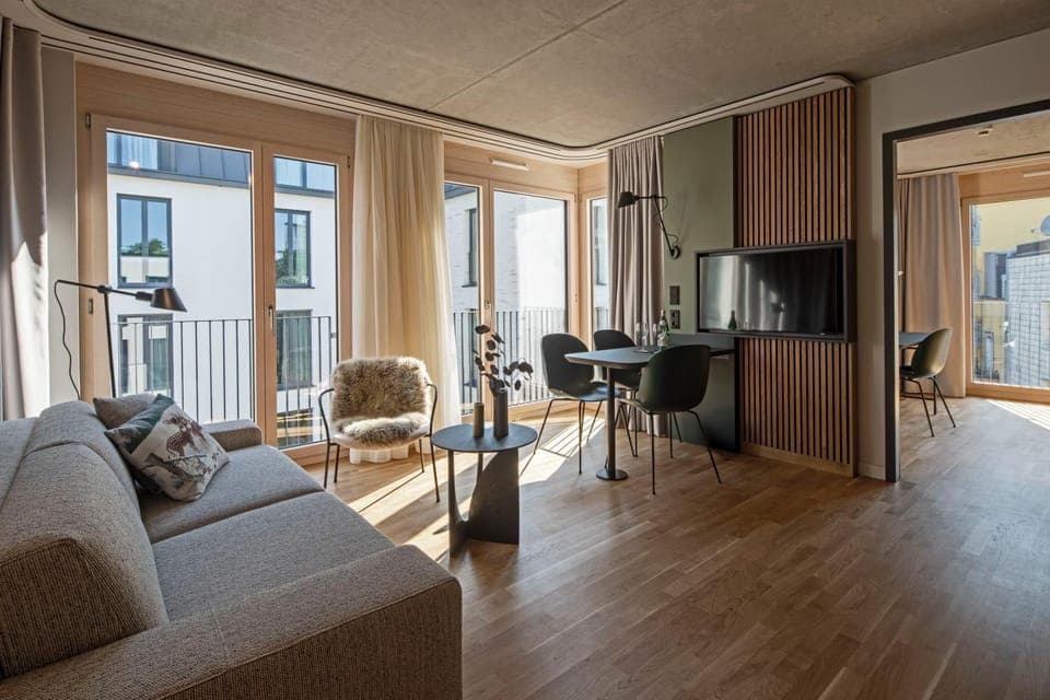 Living room, Seating area, Dining area