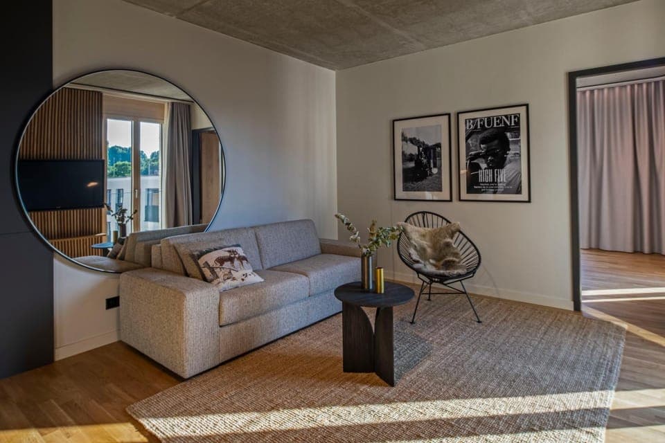 Living room, Seating area