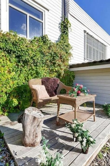 Property building, Patio, Spring, Day, Garden, Seating area