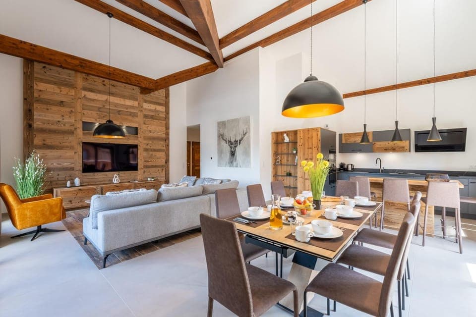 Living room, Dining area