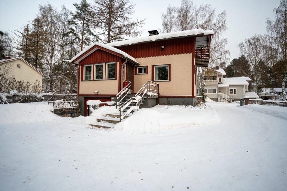 Property building, Day, Winter