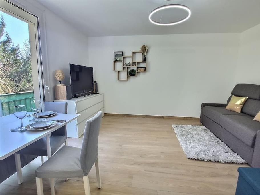 TV and multimedia, Dining area