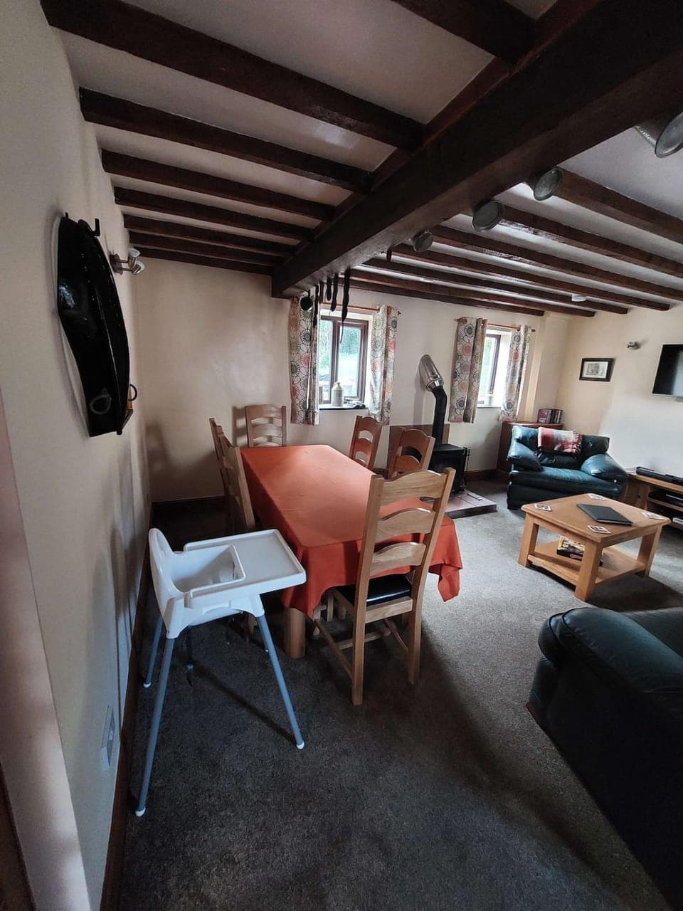 TV and multimedia, Living room, Dining area