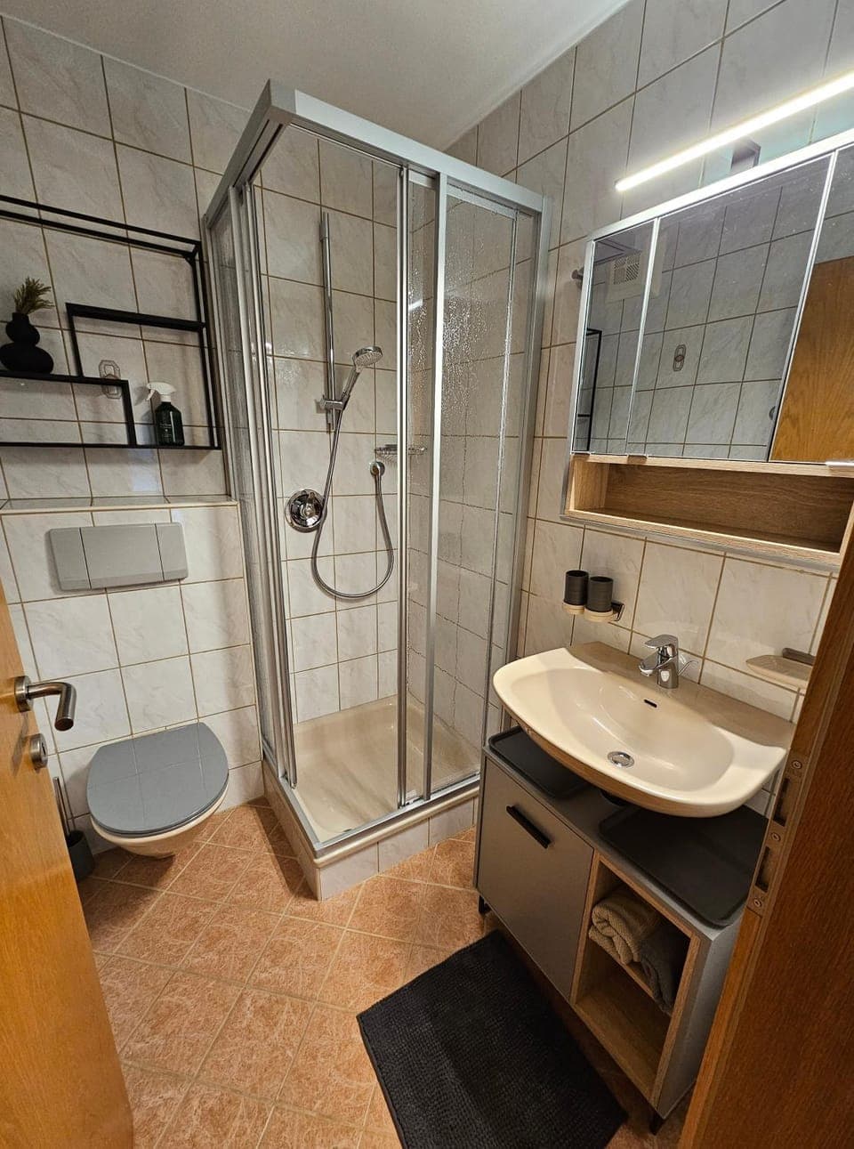 Shower, Toilet, Bathroom