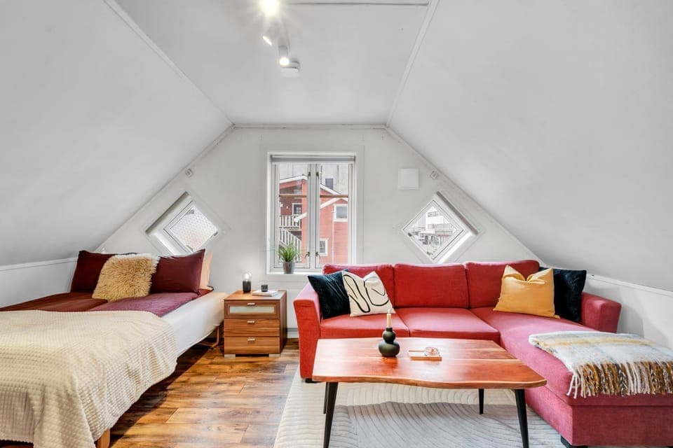 Bed, Living room, Seating area, Bedroom