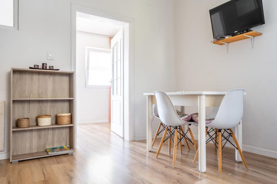 TV and multimedia, Living room, Dining area