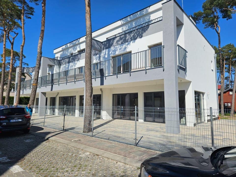 Property building, Neighbourhood