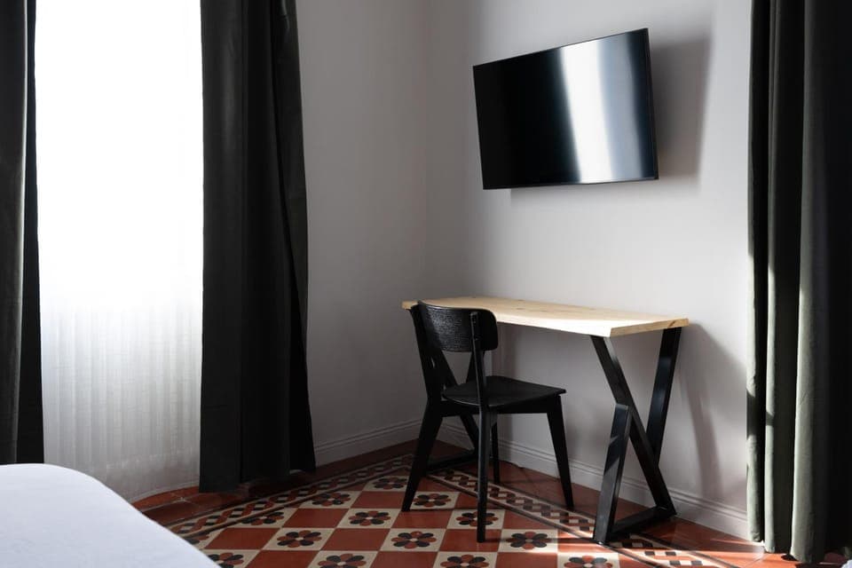 Seating area, Bedroom