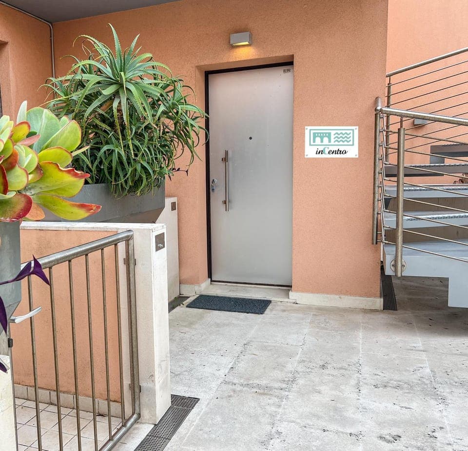 Property building, Seating area, Supermarket/grocery shop, Parking