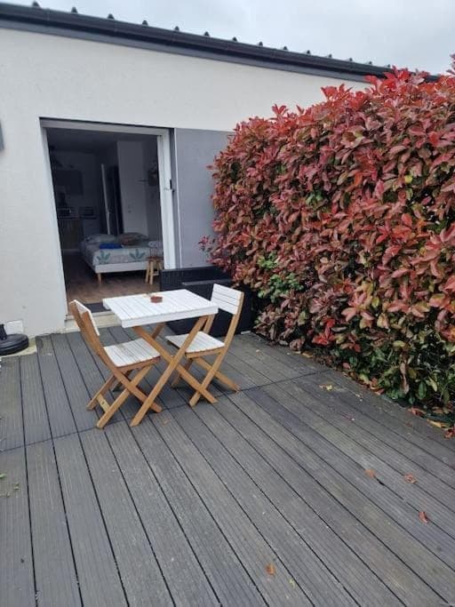 Property building, Day, Garden, View (from property/room), Balcony/Terrace, Dining area