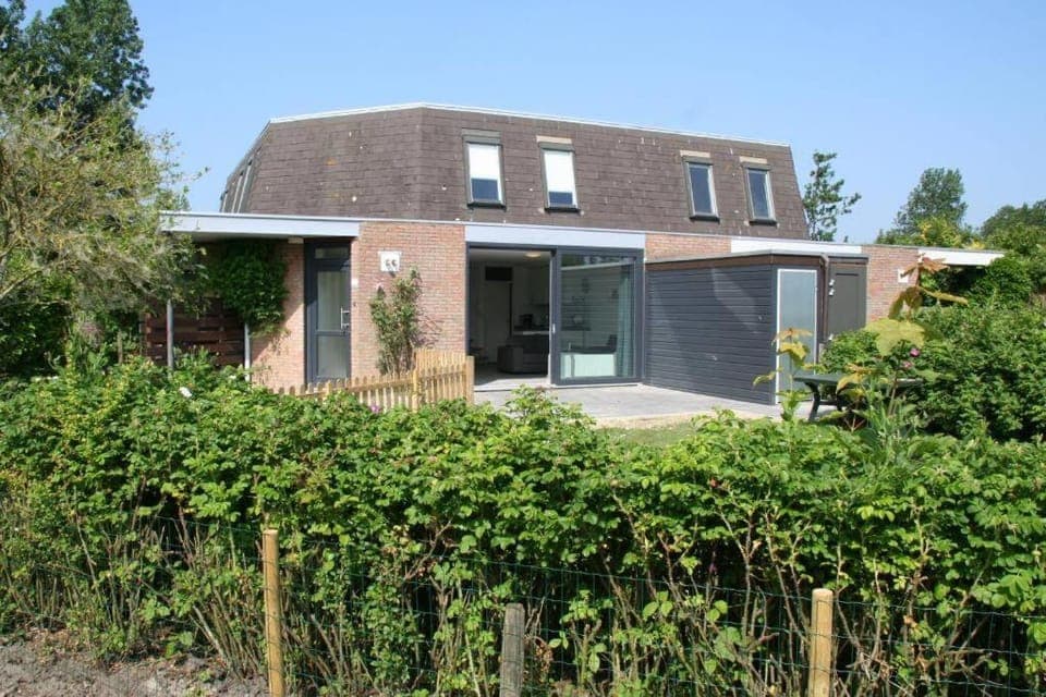 Property building, Day