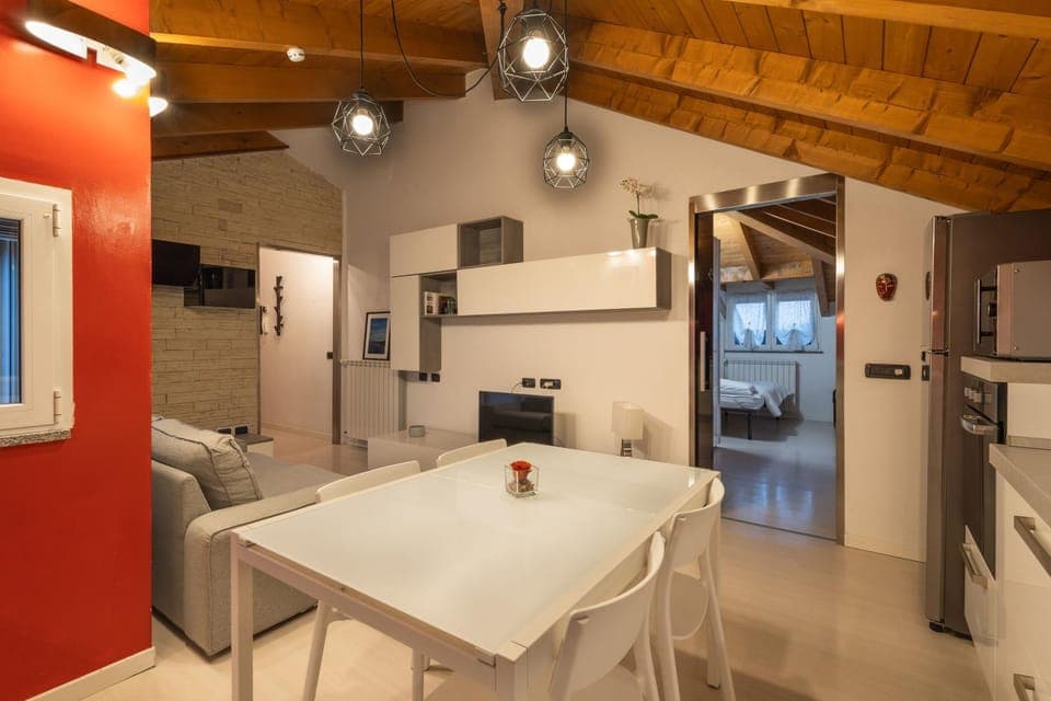 TV and multimedia, Kitchen or kitchenette, Dining area, pet friendly, stove