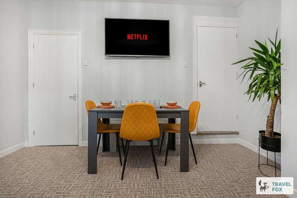 TV and multimedia, Dining area