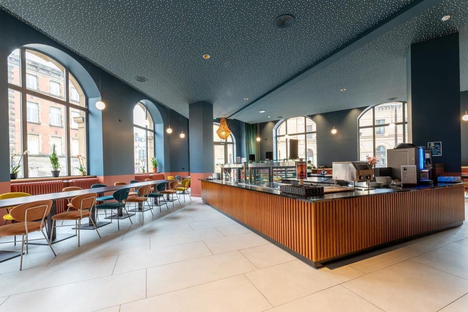 Property building, Restaurant/places to eat, Breakfast