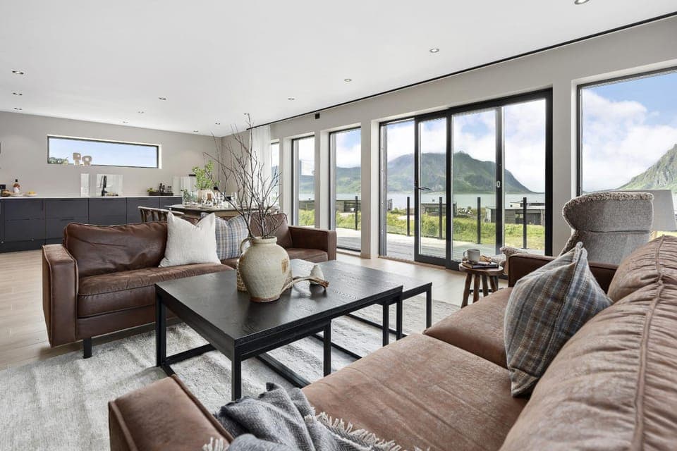 View (from property/room), Kitchen or kitchenette, Living room, Seating area, Dining area, Mountain view, Sea view, kitchen