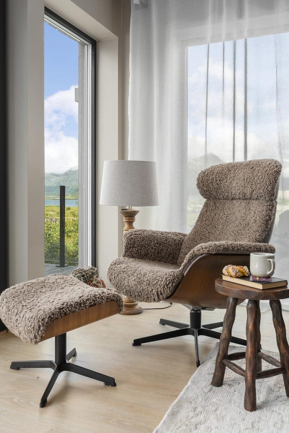 View (from property/room), Living room, Seating area