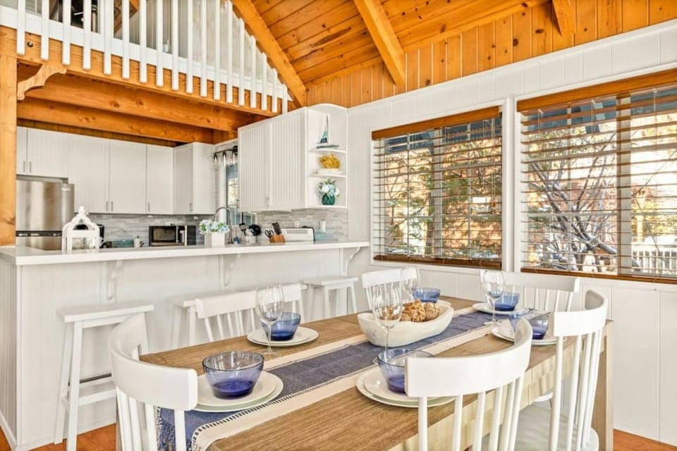 Cozy Cove Retreat-Lakeshore Cabin-Major Lake Vibes Cabin in Big Bear